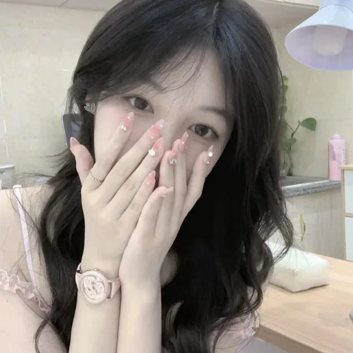 怪笑少女